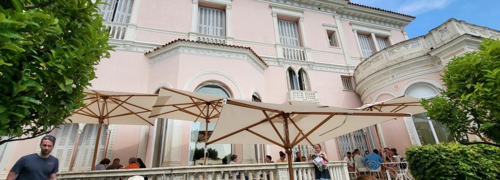 parasol design bois exotique pour restaurant hotel